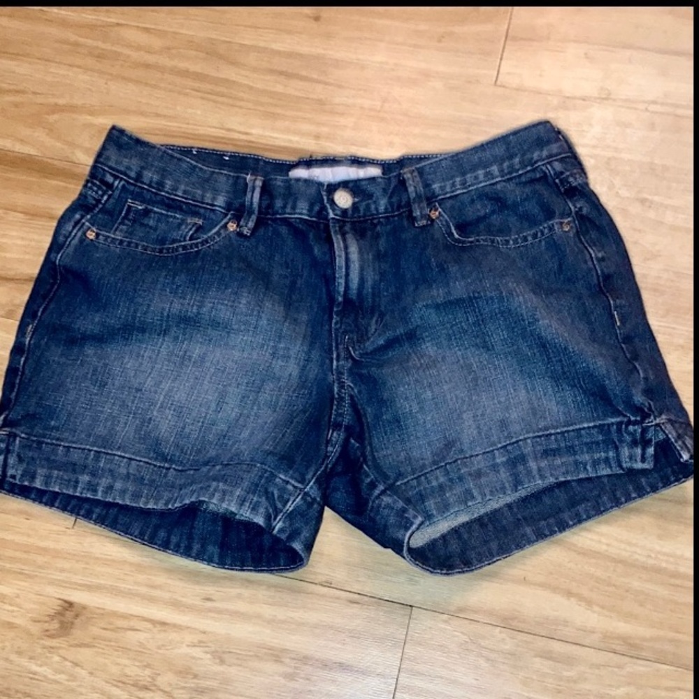 Shorts - Picture 2 of 3